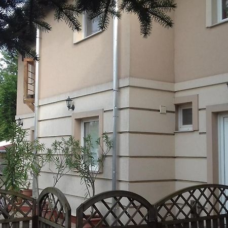 Sorompo Vendeghaz Hotel Balatonkenese Exterior photo