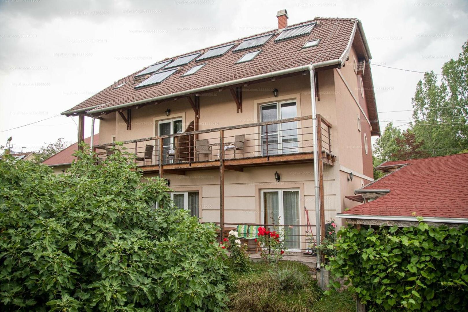 Sorompo Vendeghaz Hotel Balatonkenese Exterior photo