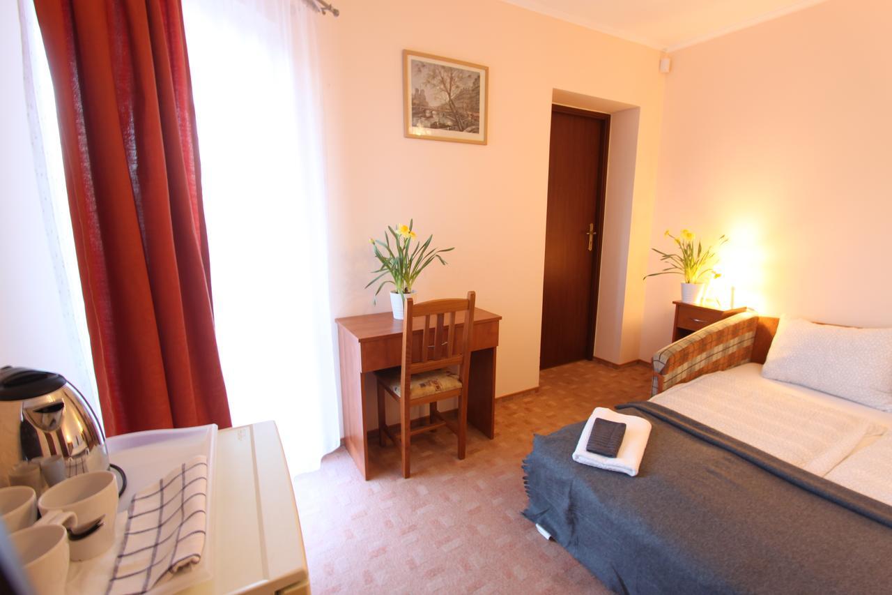Sorompo Vendeghaz Hotel Balatonkenese Exterior photo