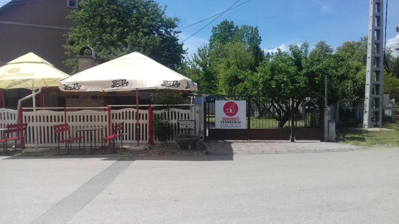 Sorompo Vendeghaz Hotel Balatonkenese Exterior photo